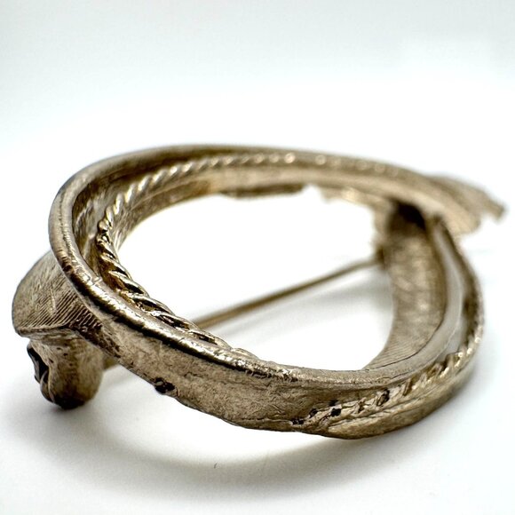 Vintage ART Silvertone Texture Ribbon Brooch Pin Jewelry Accessory 29 Gram Wt - Picture 8 of 8